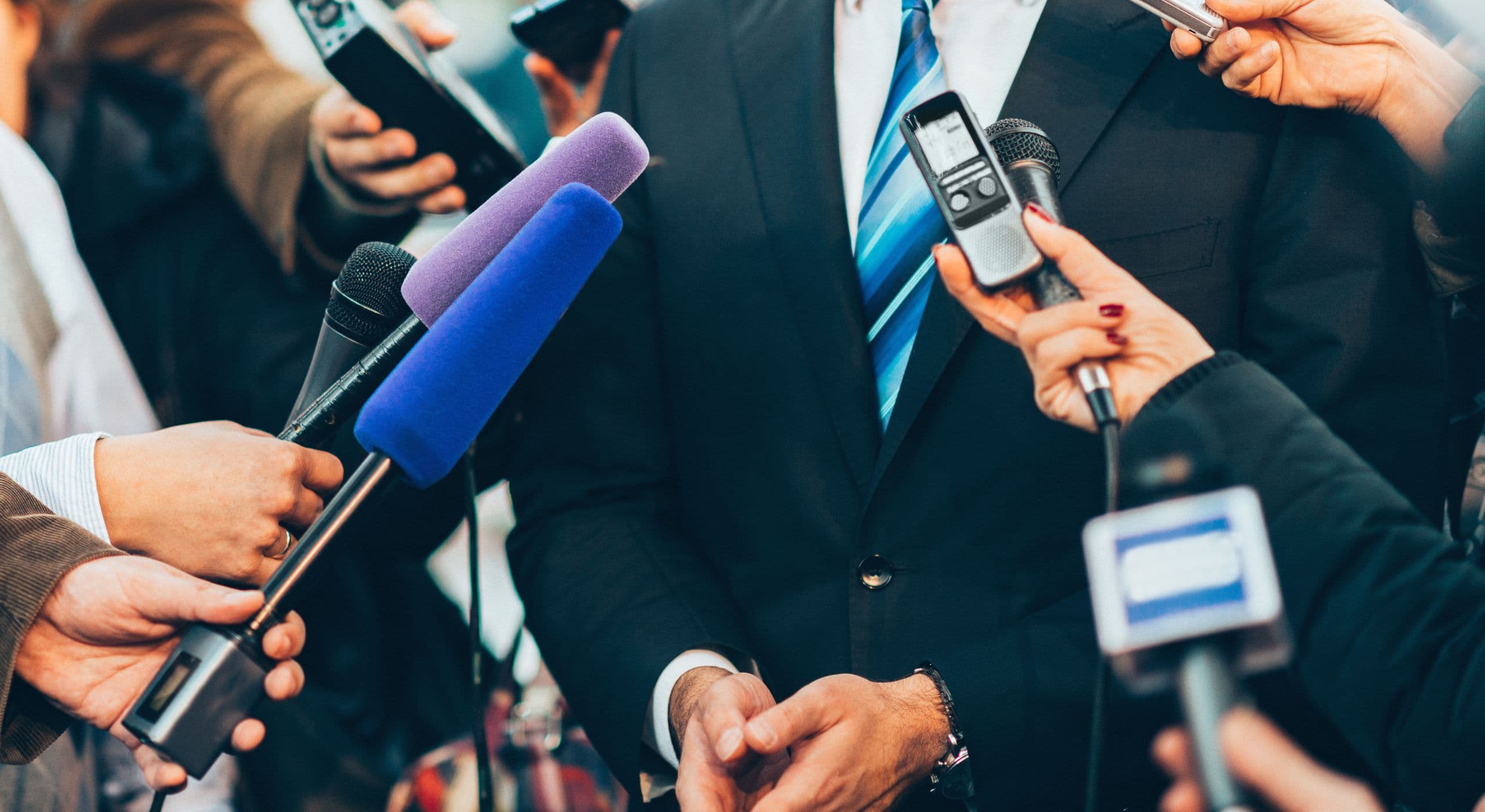 Chargé·e des relations publiques — tu pilotes l'image et les liens avec les publics